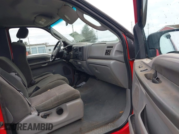 2003 Ford F-250 XL z VIN 1FTNX21L73EB63953, wystawiony jako IAAI lot #42117748 z przebiegiem 165 378 mil mil oraz . Historia ofert i sprzedaży dostępna na DreamBid. Obrazek 5.