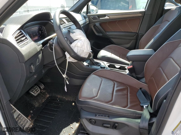 2022 Volkswagen Tiguan SEL R-Line with VIN 3VV4B7AXXNM096239, listed as a Copart auction lot 50471705 with 32,283 mi miles and Salvage Title. Bid and sale history available at carsss.com. Image 7.