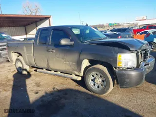 2011 Chevrolet Silverado 1500 LT with VIN 1GCRCSE08BZ197386, listed as a IAAI auction lot 41346492 with 102,613 mi miles. Bid and sale history available at carsss.com. Image 1.
