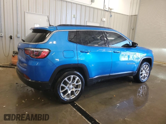 2024 Jeep Compass Latitude Lux with VIN 3C4NJDFN5RT155253, listed as a Copart auction lot 42655665 with 2,130 mi miles and Salvage title. Bid and sale history available at DreamBid. Image 3.