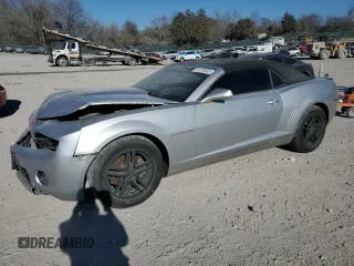 2013 Chevrolet Camaro LT z VIN 2G1FB3D33D9135763, wystawiony jako Copart lot #47235605 z przebiegiem 103 897 mil mil oraz Czysty tytuł • Clean title. Historia ofert i sprzedaży dostępna na DreamBid. Obrazek 1.