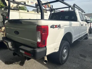 2019 Ford F-250 XL z VIN 1FT7W2B61KEF86319, wystawiony jako IAAI lot #42801635 z przebiegiem 31 051 mil mil oraz . Historia ofert i sprzedaży dostępna na DreamBid. Obrazek 27.
