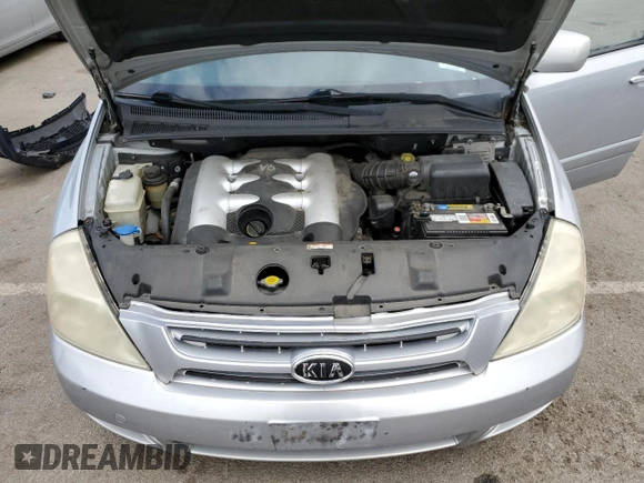 2007 Kia Sedona with VIN KNDMB133076135686, listed as a Copart auction lot 61406634 with 121,909 mi miles and Non Repairable. Bid and sale history available at carsss.com. Image 12.