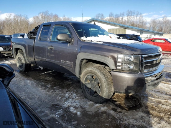 2010 Chevrolet Silverado 1500 LT with VIN 1GCSKSEA2AZ114160, listed as a Copart auction lot 45365475 with 170,628 mi miles and Clean Title. Bid and sale history available at carsss.com. Image 4.