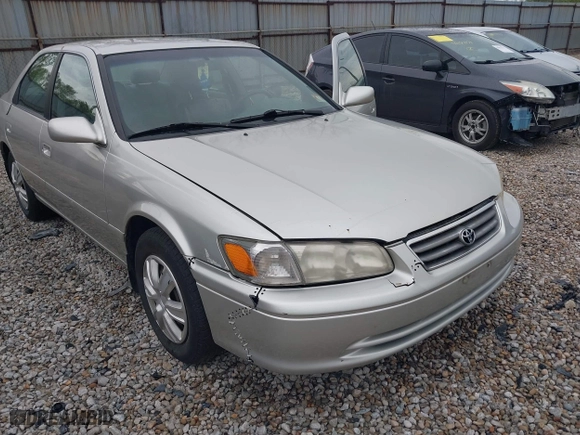 2000 Toyota Camry CE with VIN JT2BG22K2Y0447819, listed as a IAAI auction lot 42082746 with 98,578 mi miles. Bid and sale history available at carsss.com. Image 6.