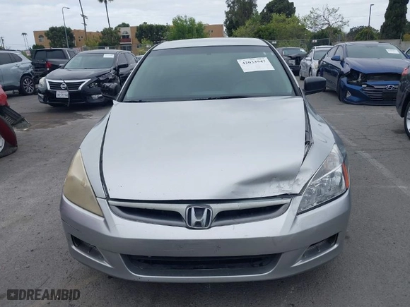 2007 Honda Accord Sdn VP with VIN JHMCM56117C017041, listed as a IAAI auction lot 42033947 with 231,586 mi miles. Bid and sale history available at carsss.com. Image 12.