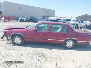 1999 Cadillac DeVille z VIN 1G6KD54Y8XU771788, wystawiony jako IAAI lot #41734590 z przebiegiem 84 302 mil mil oraz . Historia ofert i sprzedaży dostępna na DreamBid. Obrazek 14.