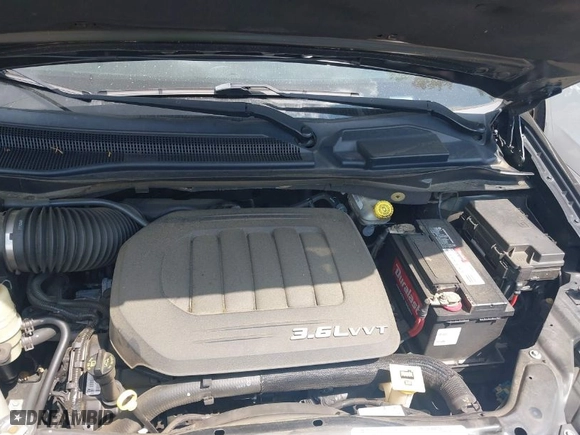 2012 Chrysler Town & Country Touring with VIN 2C4RC1BG4CR305753, listed as a IAAI auction lot 40175748 with 165,357 mi miles. Bid and sale history available at carsss.com. Image 10.