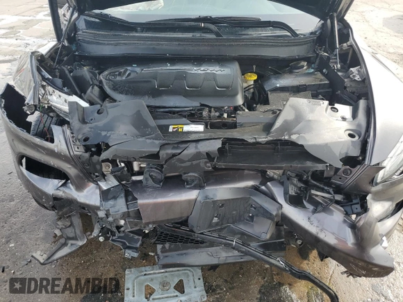 2018 Jeep Cherokee Latitude z VIN 1C4PJMCX3JD586604, wystawiony jako Copart lot #59128315 z przebiegiem 100 892 mil mil oraz Szkoda całkowita • Salvage title. Historia ofert i sprzedaży dostępna na DreamBid. Obrazek 12.