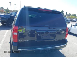 2013 Chevrolet Tahoe LT z VIN 1GNSCBE03DR174545, wystawiony jako IAAI lot #42510886 z przebiegiem 184 627 mil mil oraz . Historia ofert i sprzedaży dostępna na DreamBid. Obrazek 16.