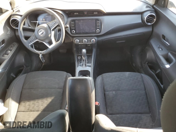 2024 Nissan Kicks SV z VIN 3N1CP5CV7RL473992, wystawiony jako Copart lot #88636955 z przebiegiem 28 402 mil mil oraz Szkoda całkowita • Salvage title. Historia ofert i sprzedaży dostępna na DreamBid. Obrazek 8.