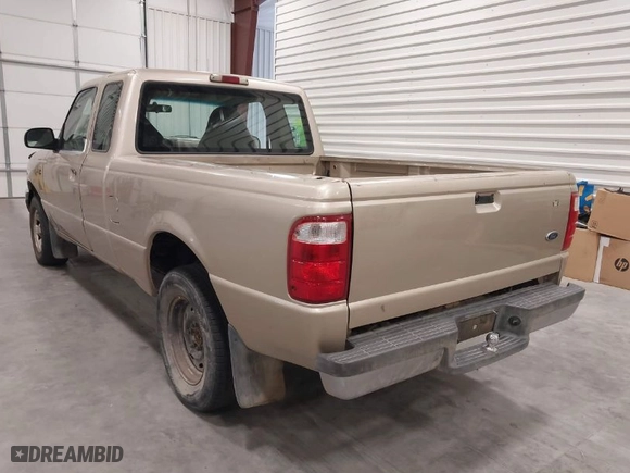 2002 Ford Ranger XL with VIN 1FTYR14U02PB48204, listed as a IAAI auction lot 41928327 with 276,244 mi miles. Bid and sale history available at carsss.com. Image 3.