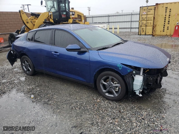 2025 Kia K4 LXS with VIN 3KPFT4DE4SE026044, listed as a Copart auction lot 49055855 with 5,435 mi miles and Salvage Title. Bid and sale history available at carsss.com. Image 4.