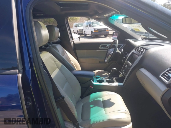 2011 Ford Explorer XLT with VIN 1FMHK8D82BGA29212, listed as a IAAI auction lot 42033218 with 197,999 mi miles and . Bid and sale history available at carsss.com. Image 5.