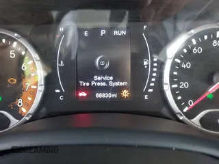 2018 Jeep Renegade Latitude с VIN ZACCJABB7JPJ00331, выставлен на аукционе IAAI как лот 42243399 с пробегом 66 830 миль миль и . История ставок и продаж доступна на DreamBid. Изображение 7.
