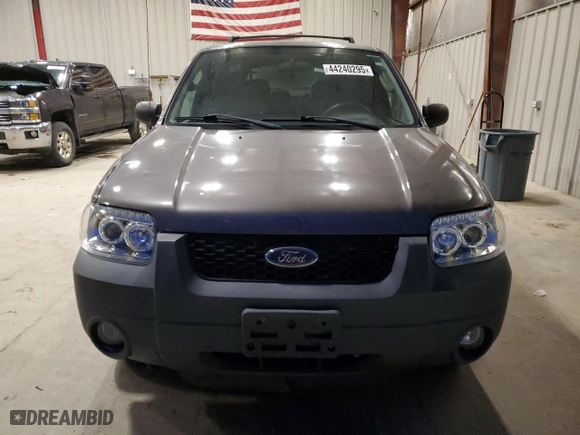 2005 Ford Escape XLT with VIN 1FMYU93135KB23475, listed as a Copart auction lot 44240295 with 210,732 mi miles and Clean Title. Bid and sale history available at carsss.com. Image 5.