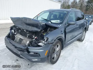 2020 Volkswagen Tiguan SE with VIN 3VV2B7AXXLM093989, listed as a IAAI auction lot 41599430 with 28,801 mi miles. Bid and sale history available at carsss.com. Image 18.
