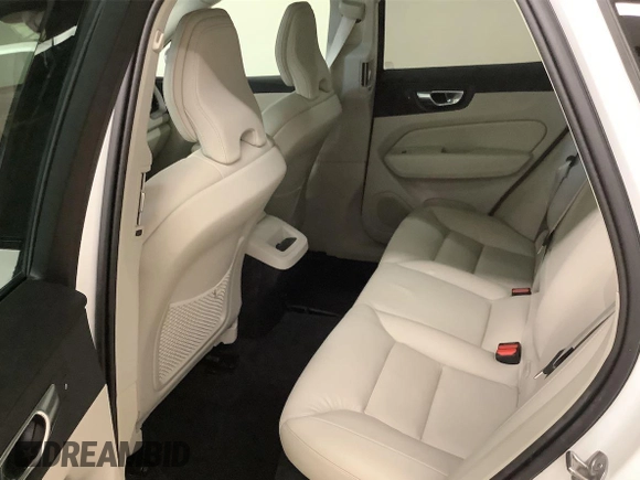 2024 Volvo XC60 Plus Dark Theme z VIN YV4L12RL7R1930548, wystawiony jako IAAI lot #42394524 z przebiegiem 3 069 mil mil oraz . Historia ofert i sprzedaży dostępna na DreamBid. Obrazek 16.