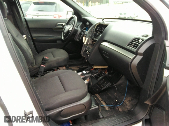 2017 Ford Police Interceptor Utility z VIN 1FM5K8AR4HGD25759, wystawiony jako IAAI lot #41668078 z przebiegiem 100 108 mil mil oraz . Historia ofert i sprzedaży dostępna na DreamBid. Obrazek 5.