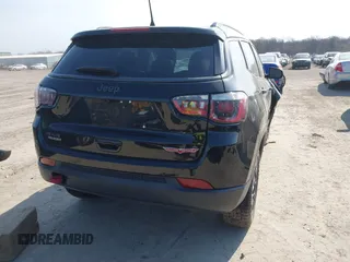 2018 Jeep Compass Trailhawk with VIN 3C4NJDDB5JT419276, listed as a IAAI auction lot 42040909 with Not Provided miles and . Bid and sale history available at carsss.com. Image 4.