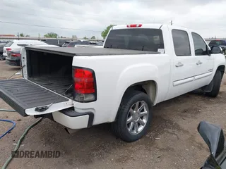 2008 GMC Sierra Denali z VIN 2GTEK638381328517, wystawiony jako IAAI lot #42074746 z przebiegiem 193 833 mil mil oraz . Historia ofert i sprzedaży dostępna na DreamBid. Obrazek 4.
