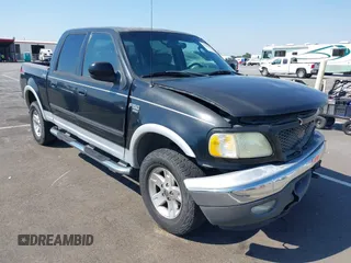2003 Ford F-150 XLT z VIN 1FTRW08L93KD87712, wystawiony jako IAAI lot #42662954 z przebiegiem 113 762 mil mil oraz . Historia ofert i sprzedaży dostępna na DreamBid. Obrazek 1.