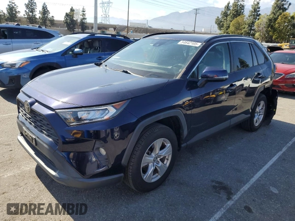 2019 Toyota RAV4 XLE with VIN JTMW1RFV8KD012701, listed as a Copart auction lot 54642105 with 25,747 mi miles and Salvage Title. Bid and sale history available at carsss.com. Image 1.
