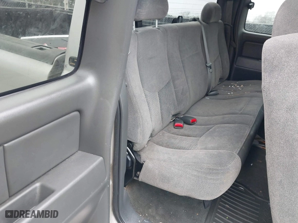 2006 Chevrolet Silverado 1500 LT1 with VIN 1GCEC19V96Z182898, listed as a IAAI auction lot 41135457 with 152,973 mi miles. Bid and sale history available at carsss.com. Image 8.