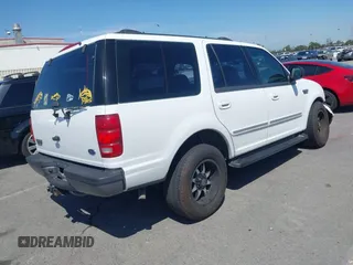 2000 Ford Expedition XLT with VIN 1FMRU1568YLB31018, listed as a IAAI auction lot 41993546 with 1 mi miles. Bid and sale history available at carsss.com. Image 4.