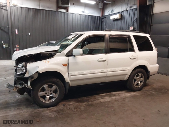 2007 Honda Pilot EX-L with VIN 5FNYF18507B019943, listed as a IAAI auction lot 41986403 with 179,379 mi miles. Bid and sale history available at carsss.com. Image 15.