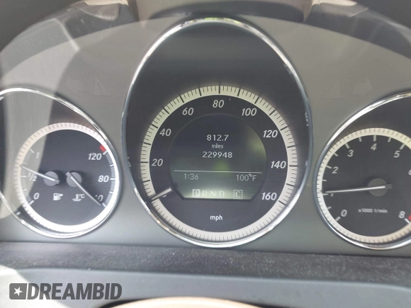 2010 Mercedes-Benz C 300 Sport z VIN WDDGF5EB4AF459962, wystawiony jako IAAI lot #42572621 z przebiegiem 229 948 mil mil oraz . Historia ofert i sprzedaży dostępna na DreamBid. Obrazek 7.