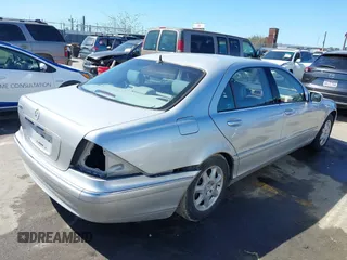 2002 Mercedes-Benz S-Class 5.0L with VIN WDBNG75J52A312063, listed as a IAAI auction lot 41818901 with 191,729 mi miles. Bid and sale history available at carsss.com. Image 4.