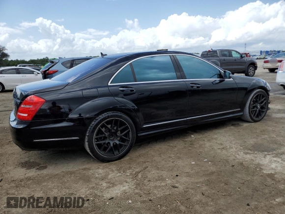 2010 Mercedes-Benz S 550 with VIN WDDNG7BB1AA326822, listed as a Copart auction lot 52373325 with 105,313 mi miles and Salvage Title. Bid and sale history available at DreamBid. Image 3.