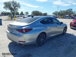 2022 Lexus ES with VIN 58ADZ1B18NU121477, listed as a IAAI auction lot 41434448 with 28,655 mi miles. Bid and sale history available at carsss.com. Image 4.