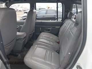1992 Ford Explorer XL z VIN 1FMDU32X3NUD22144, wystawiony jako IAAI lot #42355356 z przebiegiem 107 047 mil mil oraz . Historia ofert i sprzedaży dostępna na DreamBid. Obrazek 8.