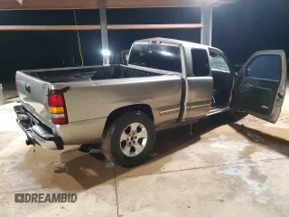 2000 Chevrolet Silverado 1500 with VIN 2GCEC19V4Y1262640, listed as a Copart auction lot 85841844 with 0 mi miles and Non Repairable. Bid and sale history available at carsss.com. Image 3.