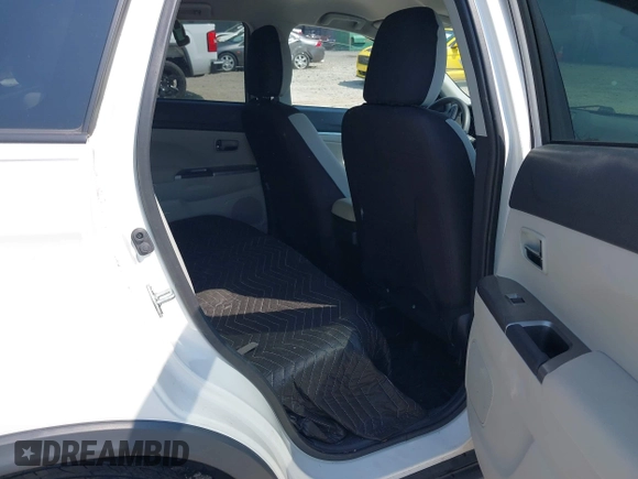 2018 Mitsubishi Outlander ES z VIN JA4AP3AU9JU023316, wystawiony jako IAAI lot #42496213 z przebiegiem 24 772 mil mil oraz . Historia ofert i sprzedaży dostępna na DreamBid. Obrazek 8.