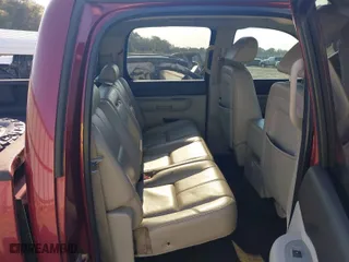 2008 Chevrolet Silverado 1500 LT w/1LT with VIN 2GCEK13J181246470, listed as a IAAI auction lot 40390209 with 195,631 mi miles. Bid and sale history available at carsss.com. Image 8.