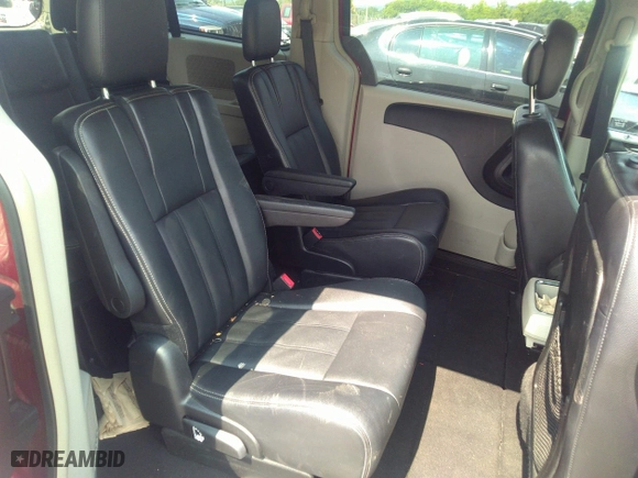 2014 Chrysler Town & Country Touring with VIN 2C4RC1BG1ER164465, listed as a IAAI auction lot 40089826 with 132,980 mi miles. Bid and sale history available at carsss.com. Image 8.