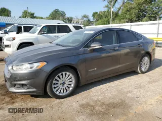 2015 Ford Fusion SE Hybrid with VIN 3FA6P0LU1FR136933, listed as a Copart auction lot 61915914 with 153,614 mi miles and Salvage Title. Bid and sale history available at carsss.com. Image 1.