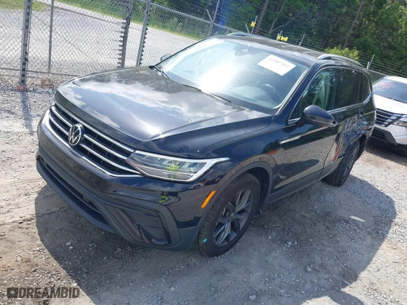 2024 Volkswagen Tiguan SE with VIN 3VV3B7AX7RM029891, listed as a IAAI auction lot 42087357 with 43,636 mi miles. Bid and sale history available at carsss.com. Image 17.