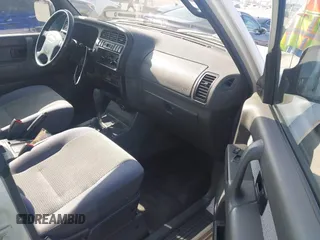 1999 Isuzu Trooper S with VIN JACDJ58X7X7926697, listed as a IAAI auction lot 42654076 with 62,672 mi miles and . Bid and sale history available at DreamBid. Image 5.