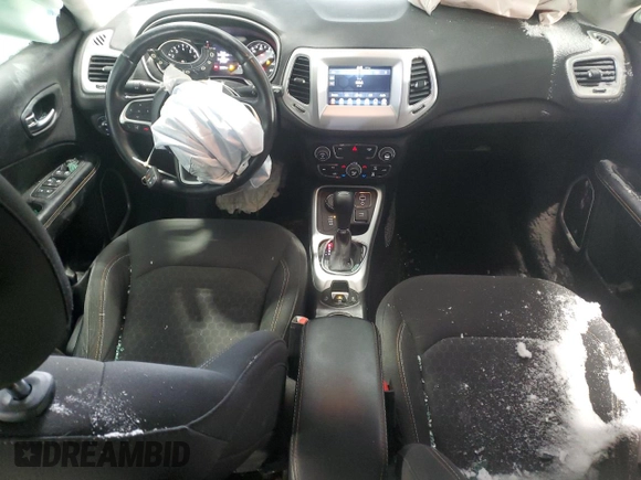 2019 Jeep Compass Sport с VIN 3C4NJDAB8KT703927, выставлен на аукционе Copart как лот 45203545 с пробегом 92 267 миль миль и Списание • Salvage title. История ставок и продаж доступна на DreamBid. Изображение 8.
