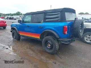 2022 Ford Bronco с VIN 1FMEE5DP7NLB05406, выставлен на аукционе IAAI как лот 42607701 с пробегом 38 206 миль миль и . История ставок и продаж доступна на DreamBid. Изображение 3.