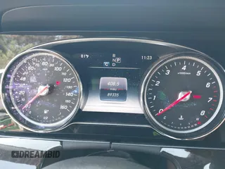 2017 Mercedes-Benz E 300 Luxury z VIN WDDZF4KB7HA217326, wystawiony jako IAAI lot #42444259 z przebiegiem 89 335 mil mil oraz . Historia ofert i sprzedaży dostępna na DreamBid. Obrazek 7.