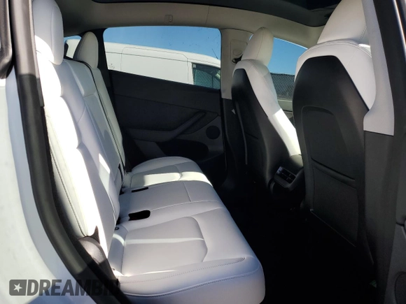 2024 Tesla Model Y with VIN 7SAYGDED3RF130826, listed as a Copart auction lot 47735185 with 10,467 mi miles and Non Repairable. Bid and sale history available at DreamBid. Image 10.