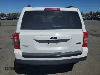 2015 Jeep Patriot Altitude with VIN 1C4NJPBA8FD377548, listed as a Copart auction lot 70712154 with 136,139 mi miles and Salvage Title. Bid and sale history available at carsss.com. Image 6.