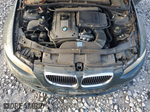 2008 BMW 3 Series 335i z VIN WBAWL73528PX51845, wystawiony jako Copart lot #50970805 z przebiegiem Nie podano mil oraz Nie do naprawy • Non repairable. Historia ofert i sprzedaży dostępna na DreamBid. Obrazek 12.