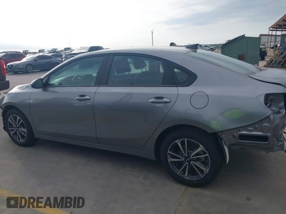 2024 Kia Forte LXS z VIN 3KPF24AD6RE836512, wystawiony jako IAAI lot #42166367 z przebiegiem 3 352 mil mil oraz . Historia ofert i sprzedaży dostępna na DreamBid. Obrazek 15.