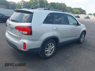 2014 Kia Sorento LX с VIN 5XYKT4A64EG467174, выставлен на аукционе IAAI как лот 42421411 с пробегом 110 552 миль миль и . История ставок и продаж доступна на DreamBid. Изображение 4.